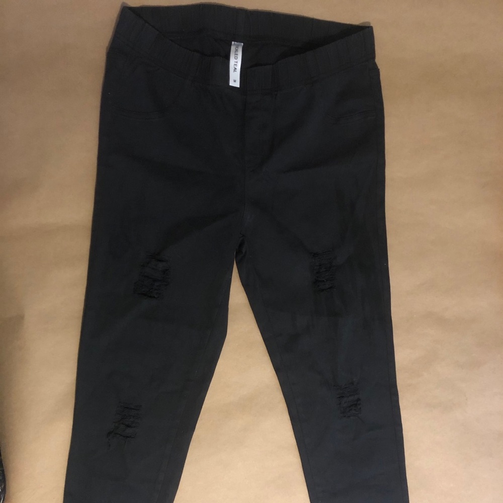 Tickled Teal Black Jeggings